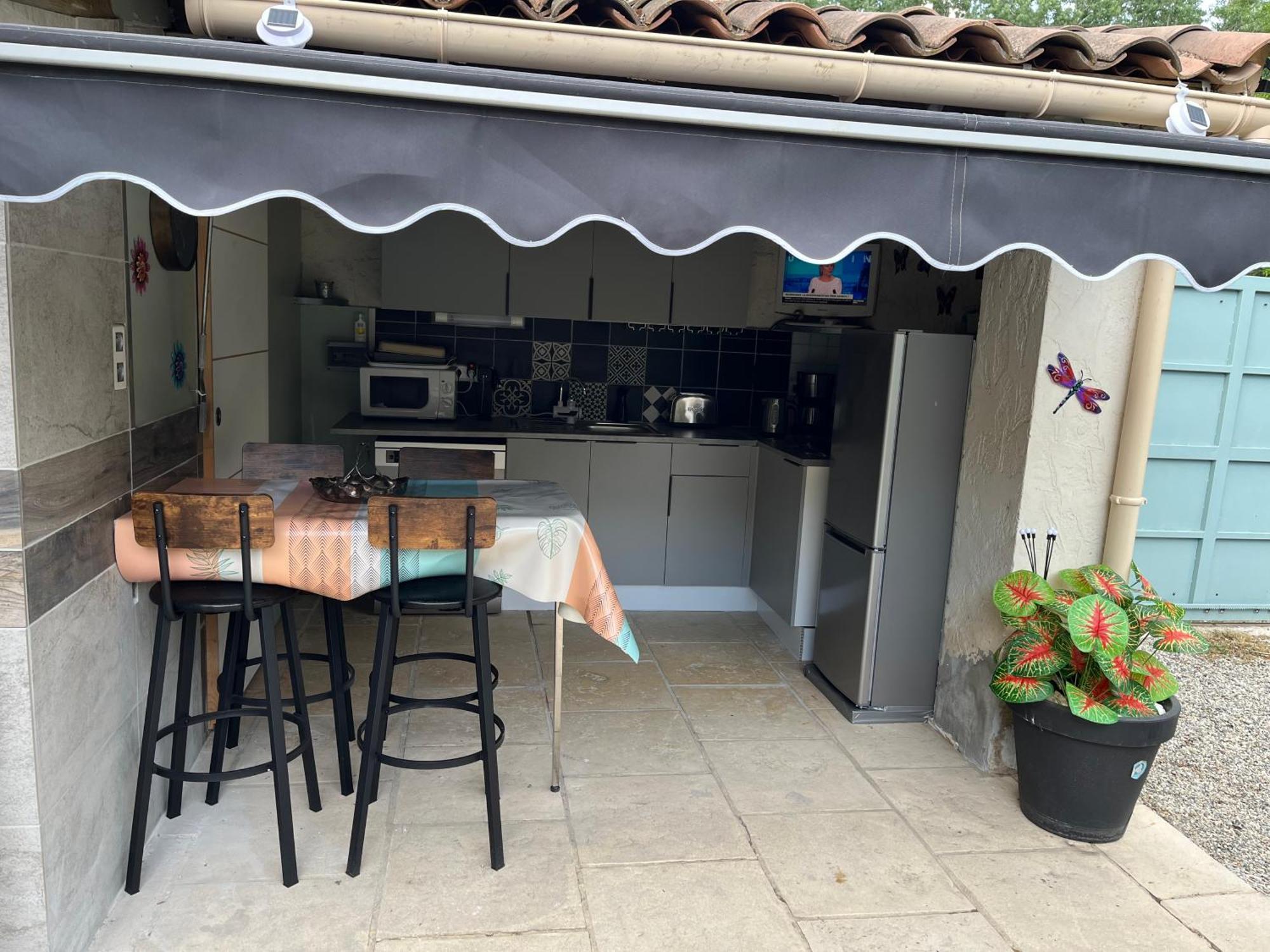 Chambres Hotes Chez Chris Roquemaure  Exterior photo